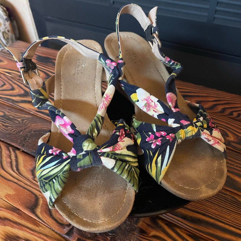 Simply Styled Floral Women's Sandals